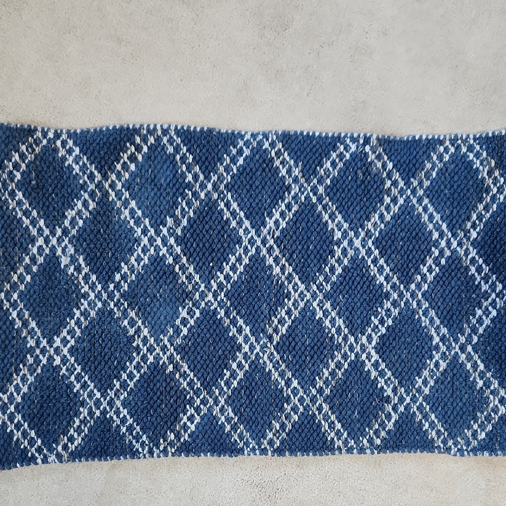 Blue and White Diamond Woven Pattern Rug